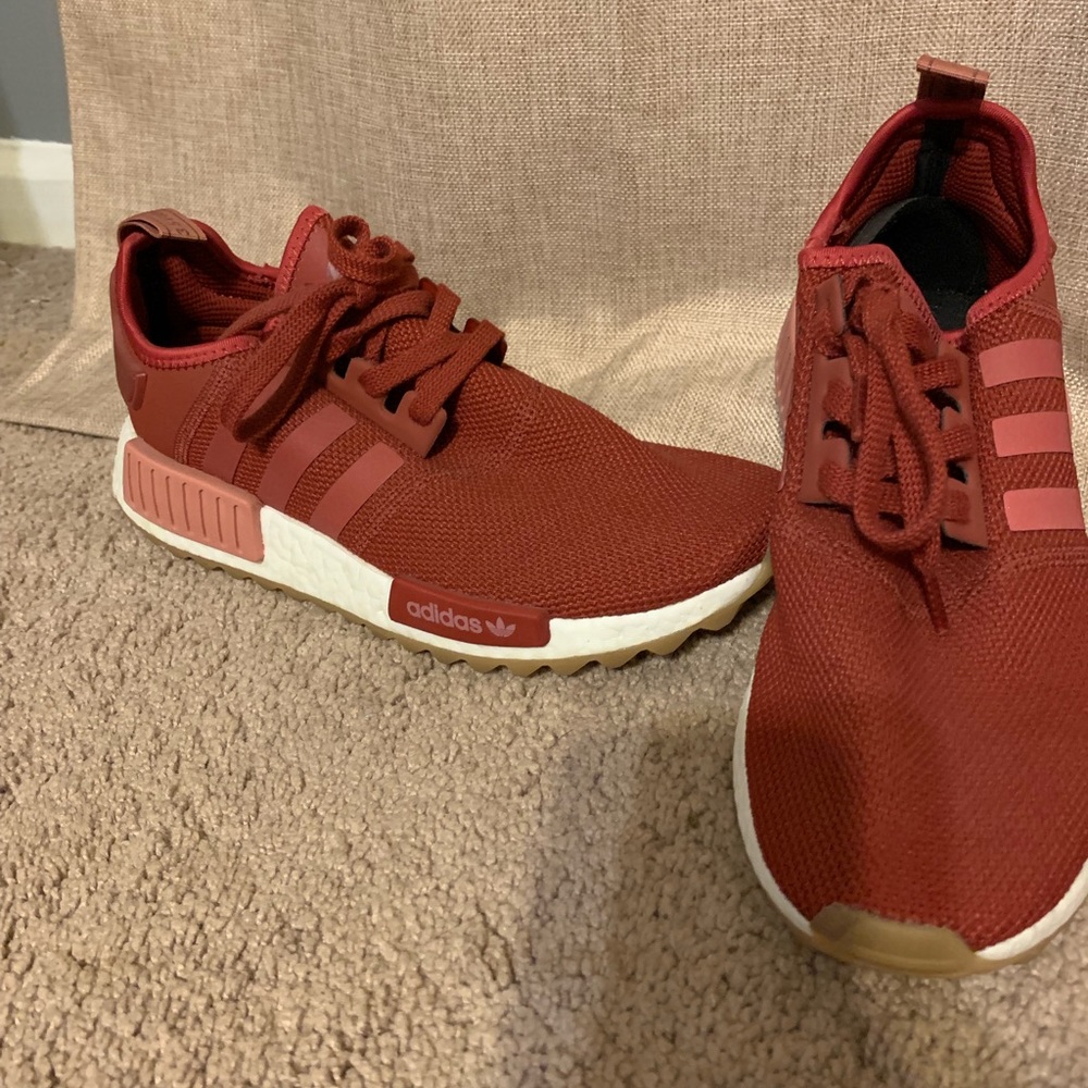 Adidas tennis shoes